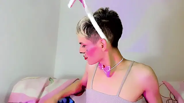 TatiGil online show from 15, 10, 2025