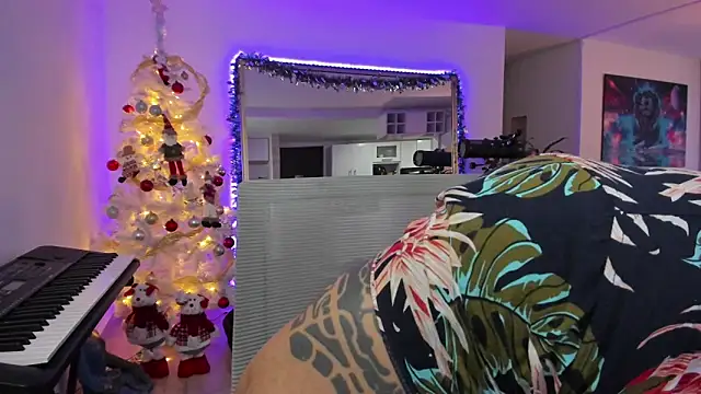 aaroncolombia online show from 5, 12, 2024