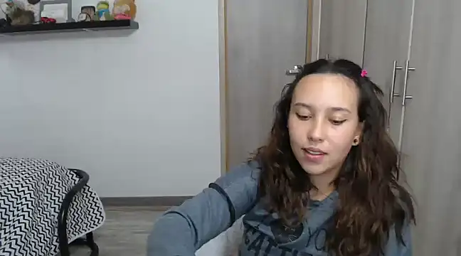 Skarlet Adams28 online show from 11, 1, 2025