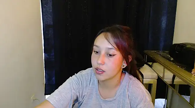 Skarlet Adams28 online show from 16, 1, 2025