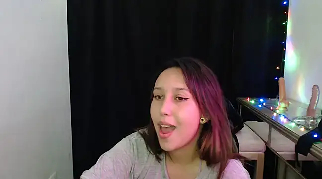 Skarlet Adams28 online show from 17, 1, 2025