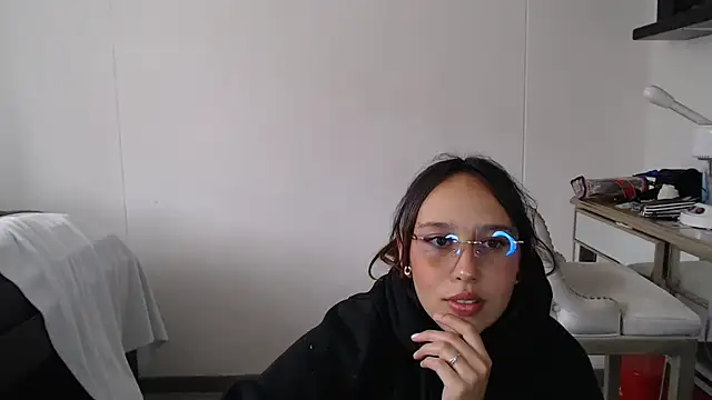 Skarlet Adams28 online show from 11, 2, 2025