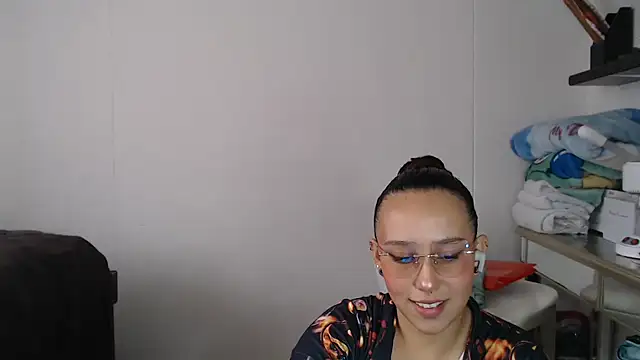 Skarlet Adams28 online show from 13, 2, 2025