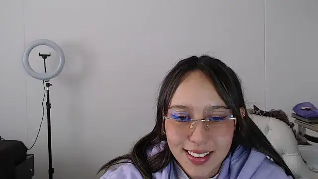 Skarlet Adams28 online show from 9, 3, 2025