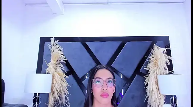 Snapshot of KylieWhite chatting on 19, 2, 2025 KylieWhite online show from 19, 2, 2025