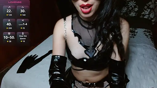 Snapshot of Persefonefire chatting on 12, 11, 2025 Persefonefire online show from 12, 11, 2025