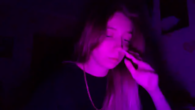 qwolll online show from 17, 3, 2025