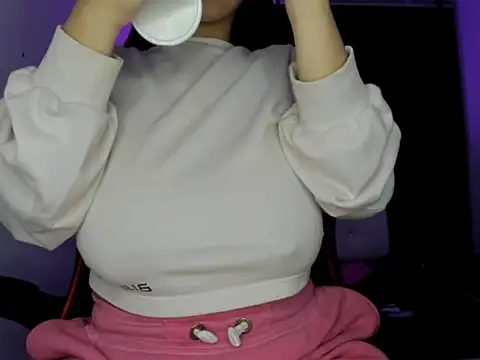 silviamilk online show from 25, 11, 2025