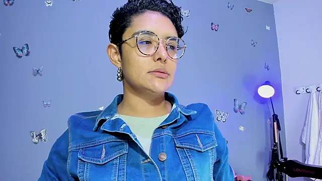 Kaira mosse online show from 4, 11, 2025