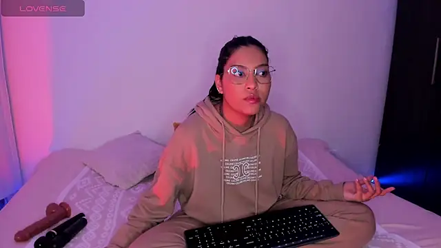 AnneteLynch online show from 6, 3, 2026