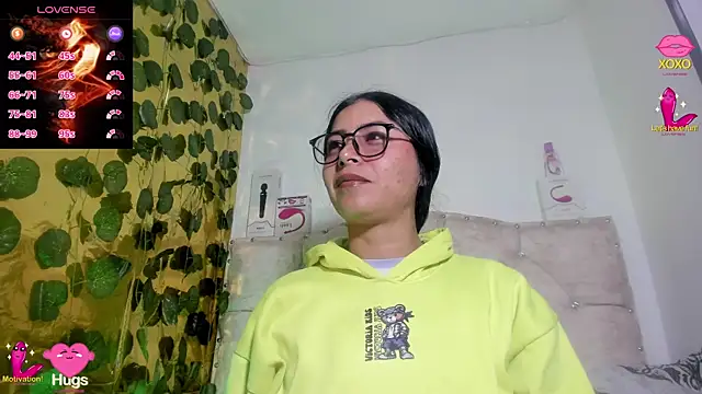 cristalconnorr online show from 1, 10, 2025