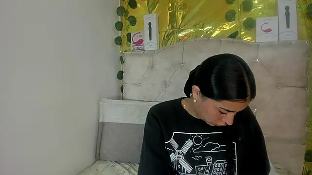 Snapshot of cristalconnorr chatting on 14, 5, 2026 cristalconnorr online show from 14, 5, 2026