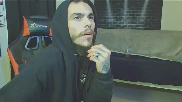 Snapshot of XMeF10 chatting on 3, 3, 2025 XMeF10 online show from 3, 3, 2025