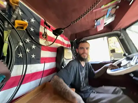 Snapshot of XMeF10 chatting on 17, 9, 2025 XMeF10 online show from 17, 9, 2025