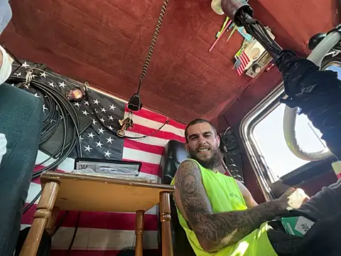 Snapshot of XMeF10 chatting on 18, 9, 2025 XMeF10 online show from 18, 9, 2025