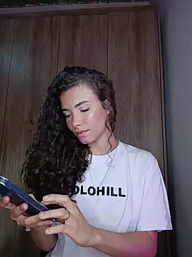 HelenHoltz online show from 5, 6, 2026