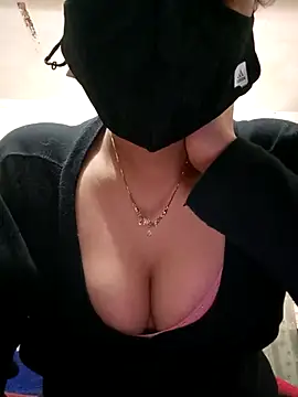 Avantika19 online show from 20, 2, 2025