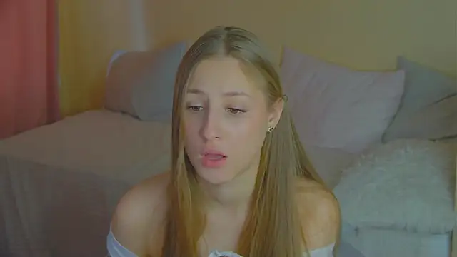 BritneyCruze online show from 13, 11, 2025