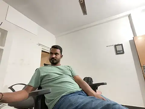 real meet girl finding in online show from 4, 12, 2024