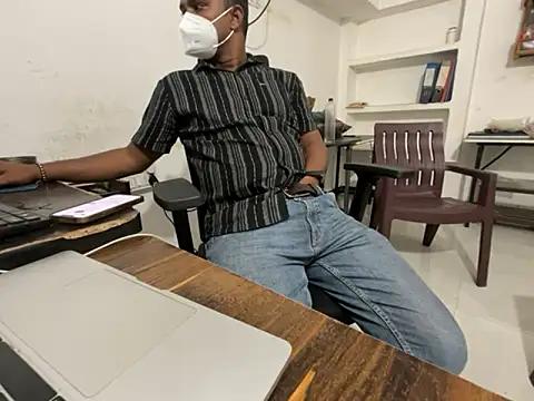 real meet girl finding in online show from 15, 10, 2025