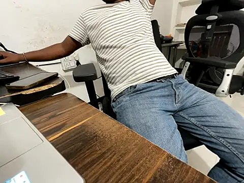 real meet girl finding in online show from 23, 10, 2025