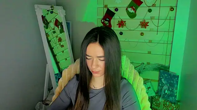 Bella XO online show from 5, 12, 2025