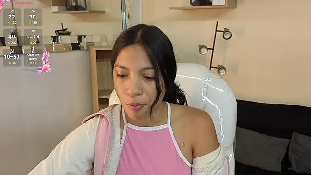 Saray reyes online show from 21, 11, 2025