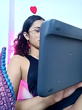 Snapshot of KaitlynLoveCam chatting on 6, 2, 2025 KaitlynLoveCam online show from 6, 2, 2025