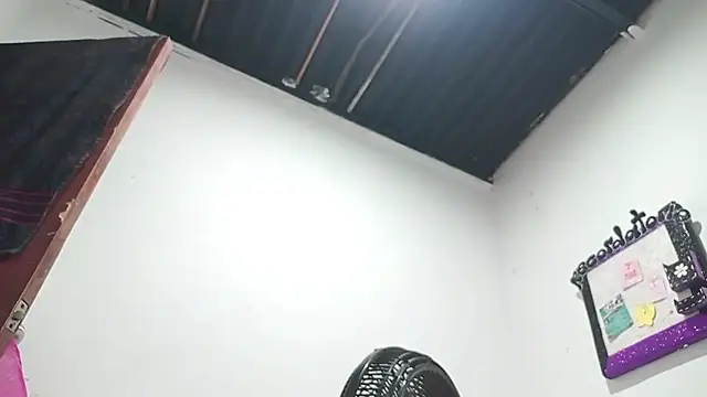 PetiteIvoryQueen19 online show from 13, 3, 2025