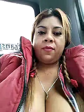 Snapshot of Laura-Hernandez chatting on 18, 12, 2024 Laura-Hernandez online show from 18, 12, 2024