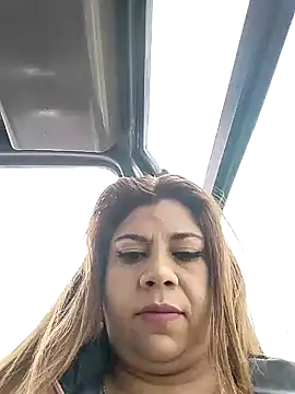 Snapshot of Laura-Hernandez chatting on 2, 1, 2025 Laura-Hernandez online show from 2, 1, 2025