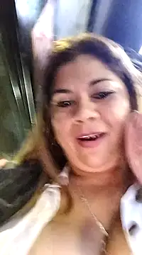 Snapshot of Laura-Hernandez chatting on 8, 3, 2025 Laura-Hernandez online show from 8, 3, 2025