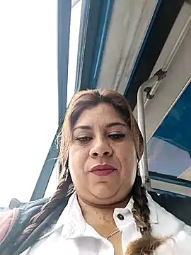 Snapshot of Laura-Hernandez chatting on 20, 3, 2025 Laura-Hernandez online show from 20, 3, 2025