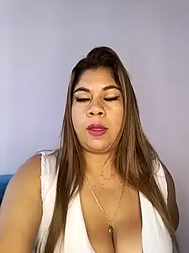 Snapshot of Laura-Hernandez chatting on 16, 10, 2025 Laura-Hernandez online show from 16, 10, 2025