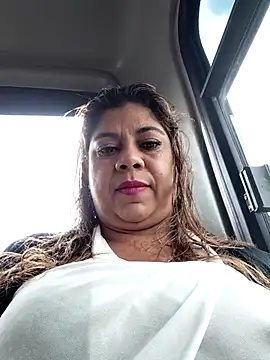 Laura-Hernandez online show from 22, 12, 2025