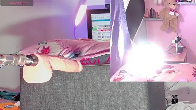 kira touka online show from 26, 11, 2025