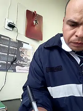 Snapshot of Camilo-31RI chatting on 29, 5, 2026 Camilo-31RI online show from 29, 5, 2026