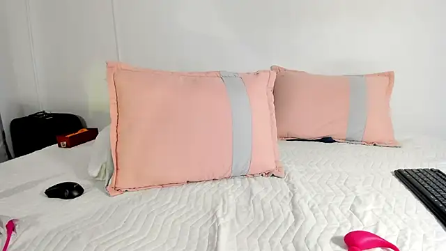 Maia W10 online show from 10, 2, 2025