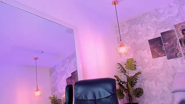 Snapshot of Regan__ chatting on 9, 3, 2025 Regan online show from 9, 3, 2025