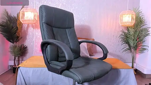 Snapshot of Regan__ chatting on 20, 10, 2025 Regan online show from 20, 10, 2025