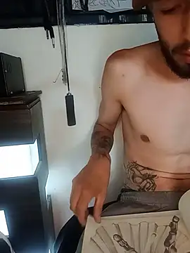 Snapshot of Aaronkiller chatting on 4, 7, 2026 Aaronkiller online show from 4, 7, 2026