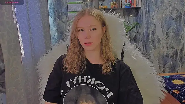 Snapshot of JuxxxsyBunx chatting on 30, 9, 2025 JuxxxsyBunx online show from 30, 9, 2025