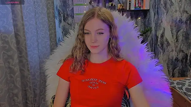 Snapshot of JuxxxsyBunx chatting on 8, 10, 2025 JuxxxsyBunx online show from 8, 10, 2025