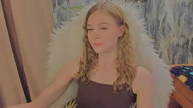 Snapshot of JuxxxsyBunx chatting on 3, 12, 2025 JuxxxsyBunx online show from 3, 12, 2025