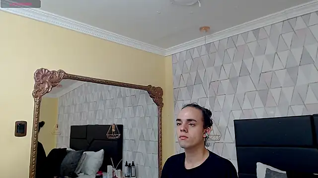 JustinePerry online show from 24, 2, 2025