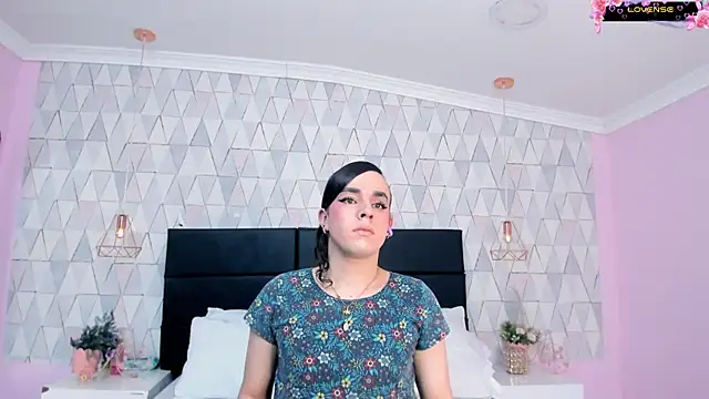 Snapshot of JustinePerry chatting on 12, 5, 2026 JustinePerry online show from 12, 5, 2026