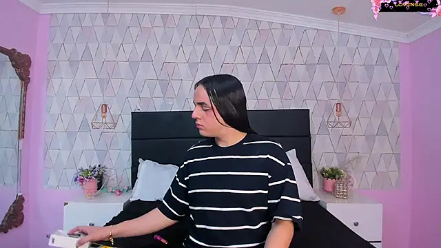 Snapshot of JustinePerry chatting on 8, 6, 2026 JustinePerry online show from 8, 6, 2026