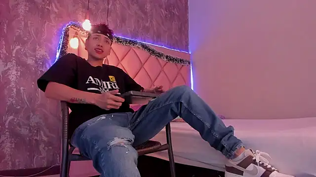 Snapshot of megan_100 chatting on 26, 12, 2024 megan 100 online show from 26, 12, 2024