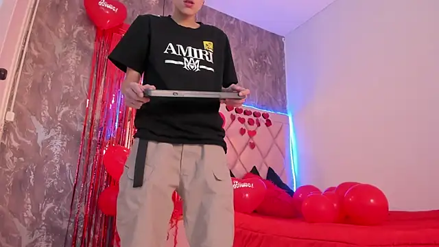 Snapshot of megan_100 chatting on 15, 2, 2025 megan 100 online show from 15, 2, 2025