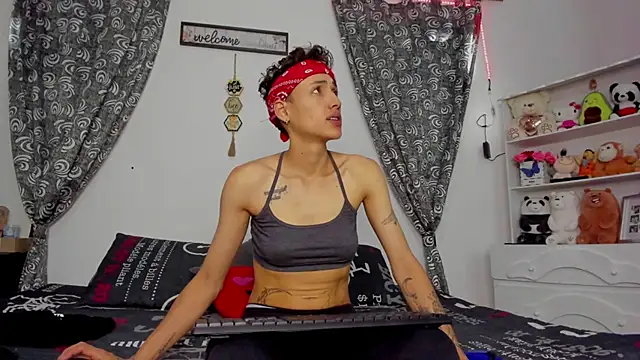 Snapshot of megan_100 chatting on 18, 9, 2025 megan 100 online show from 18, 9, 2025